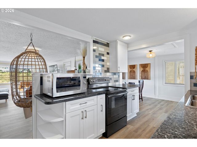 35160 Rueppell Ave, Pacific City, OR 97135