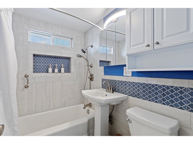 35160 Rueppell Ave, Pacific City, OR 97135