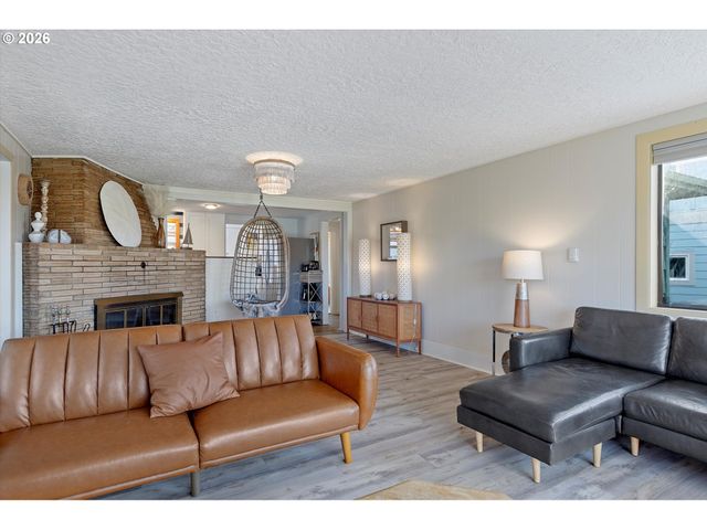 35160 Rueppell Ave, Pacific City, OR 97135