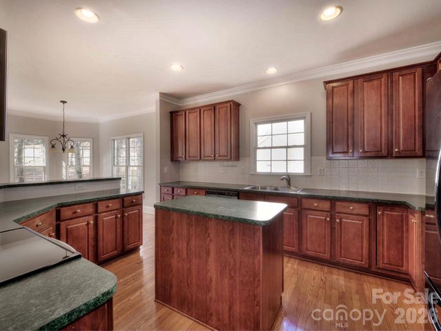 16009 Cranleigh Drive, Huntersville, NC 28078