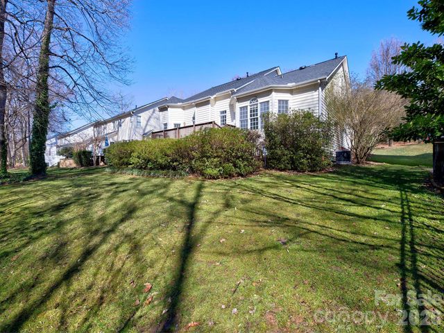 16009 Cranleigh Drive, Huntersville, NC 28078