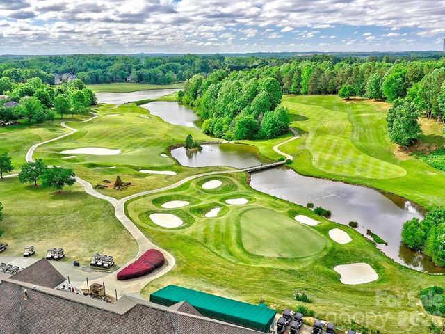 16009 Cranleigh Drive, Huntersville, NC 28078