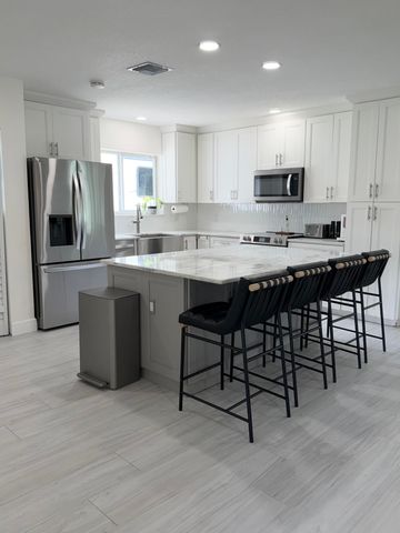 460 SW 55th Avenue, Plantation, FL 33317