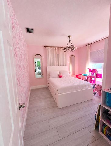 460 SW 55th Avenue, Plantation, FL 33317