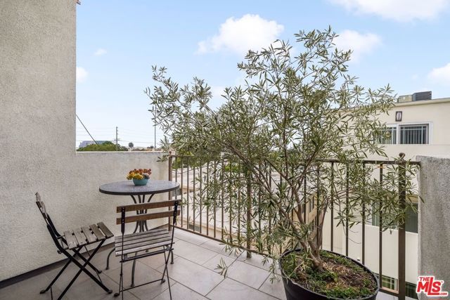 1625 Granville Avenue 304, Los Angeles, CA 90025