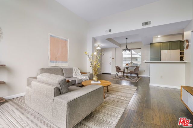 1625 Granville Avenue 304, Los Angeles, CA 90025