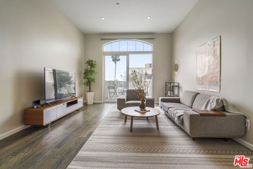 1625 Granville Avenue 304, Los Angeles, CA 90025