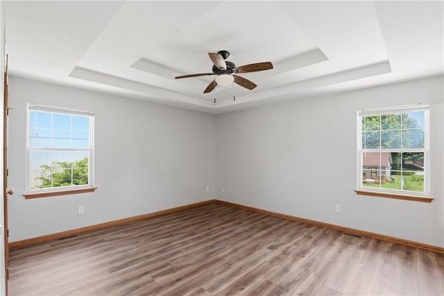 901 SW Foxtail Drive, Grain Valley, MO 64029