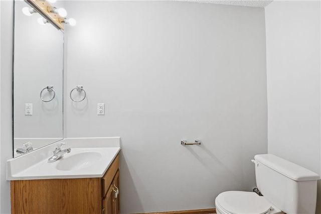 901 SW Foxtail Drive, Grain Valley, MO 64029