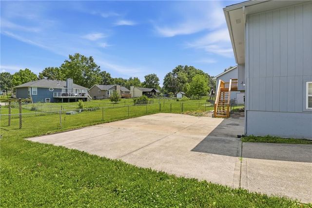 901 SW Foxtail Drive, Grain Valley, MO 64029