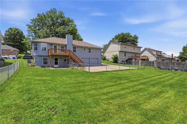 901 SW Foxtail Drive, Grain Valley, MO 64029