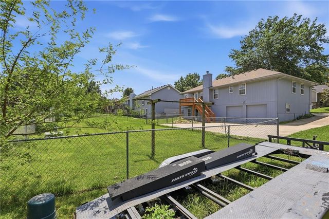 901 SW Foxtail Drive, Grain Valley, MO 64029