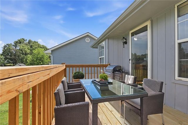 901 SW Foxtail Drive, Grain Valley, MO 64029