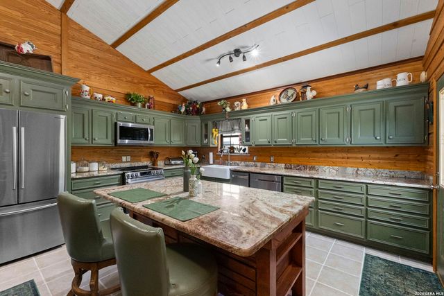 1670 RIVER BLUFF CIR, Pipe Creek, TX 78063