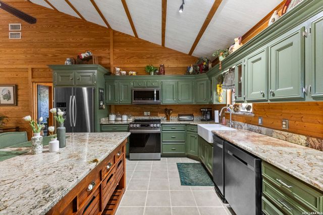 1670 RIVER BLUFF CIR, Pipe Creek, TX 78063