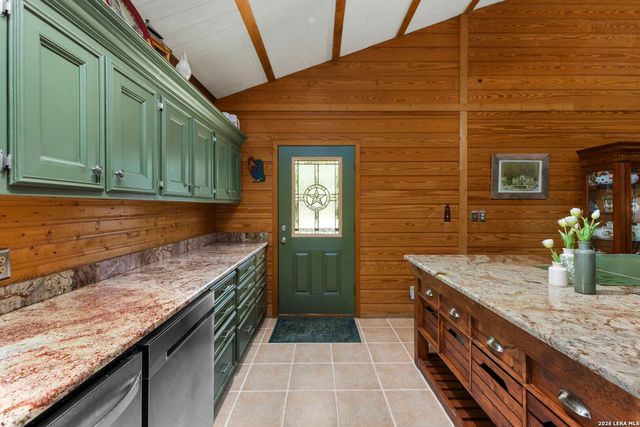 1670 RIVER BLUFF CIR, Pipe Creek, TX 78063