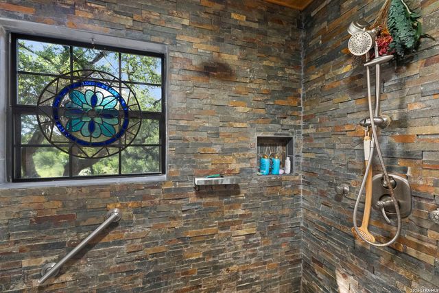 1670 RIVER BLUFF CIR, Pipe Creek, TX 78063