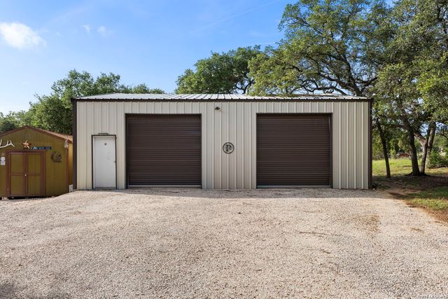 1670 RIVER BLUFF CIR, Pipe Creek, TX 78063