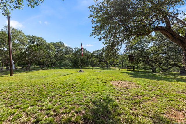 1670 RIVER BLUFF CIR, Pipe Creek, TX 78063