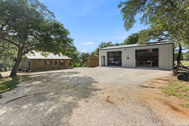 1670 RIVER BLUFF CIR, Pipe Creek, TX 78063