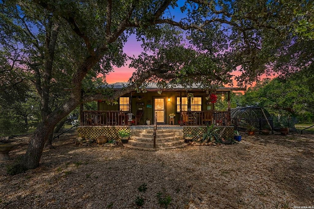 1670 RIVER BLUFF CIR, Pipe Creek, TX 78063