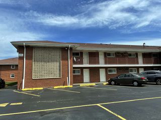 165 Dover Drive 18, Des Plaines, IL 60018