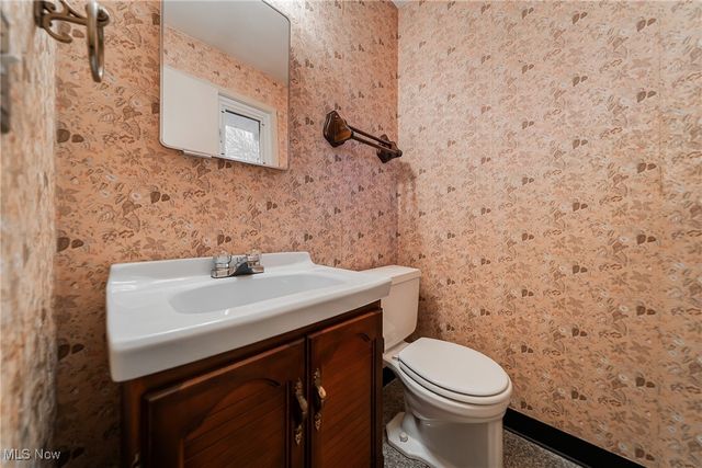 1195 Cordova Road, Mayfield Heights, OH 44124