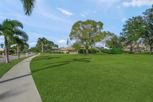 8890 MISTY CREEK DRIVE, Sarasota, FL 34241