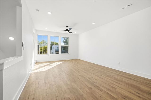 442 E Martin Luther King Jr Boulevard, Fayetteville, AR 72701