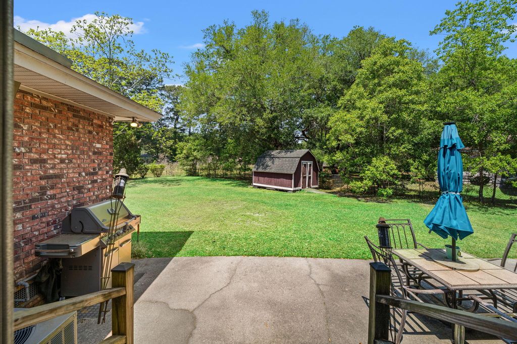 Image 21 of property listing at 2203 Glendale Drive, Charleston, SC 29414
