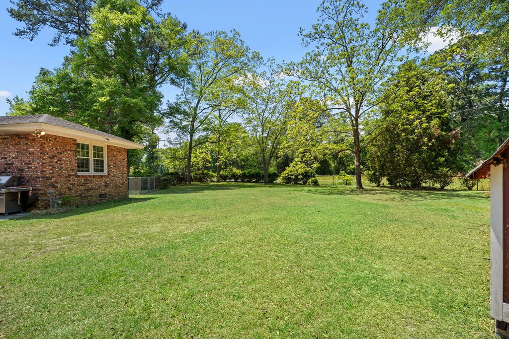 Image 25 of property listing at 2203 Glendale Drive, Charleston, SC 29414
