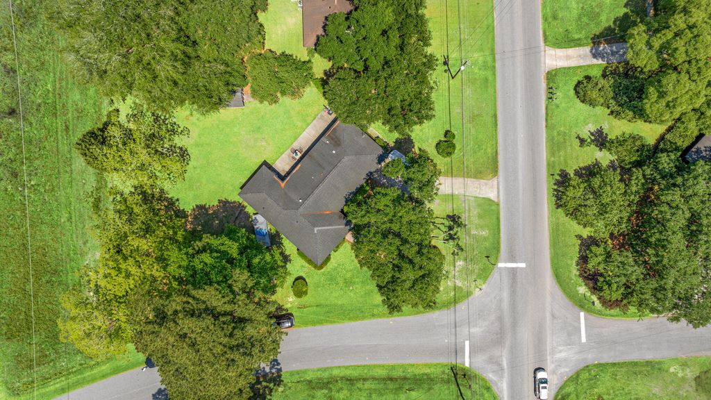 Image 29 of property listing at 2203 Glendale Drive, Charleston, SC 29414