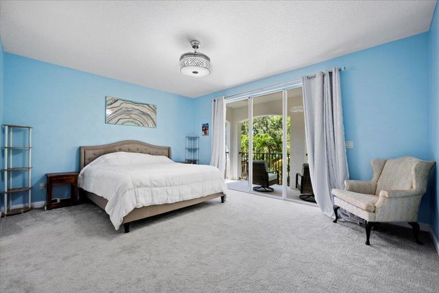 956 Mill Creek Drive, Palm Beach Gardens, FL 33410