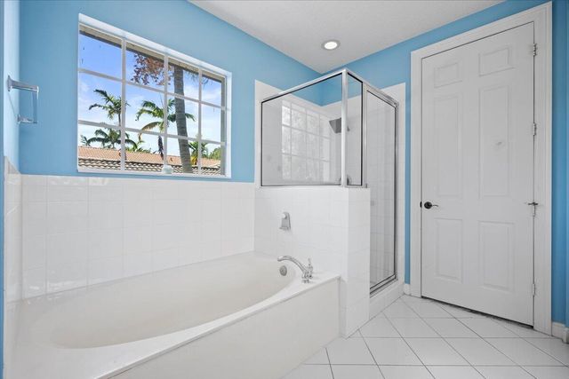 956 Mill Creek Drive, Palm Beach Gardens, FL 33410