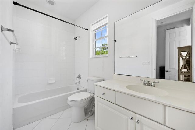956 Mill Creek Drive, Palm Beach Gardens, FL 33410