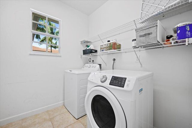 956 Mill Creek Drive, Palm Beach Gardens, FL 33410