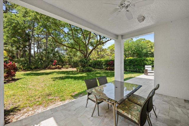 956 Mill Creek Drive, Palm Beach Gardens, FL 33410