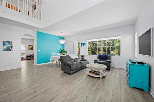 956 Mill Creek Drive, Palm Beach Gardens, FL 33410