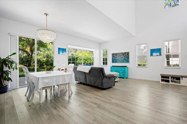 956 Mill Creek Drive, Palm Beach Gardens, FL 33410