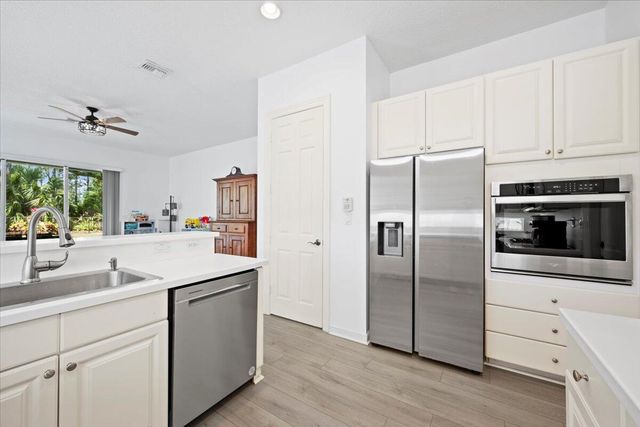956 Mill Creek Drive, Palm Beach Gardens, FL 33410