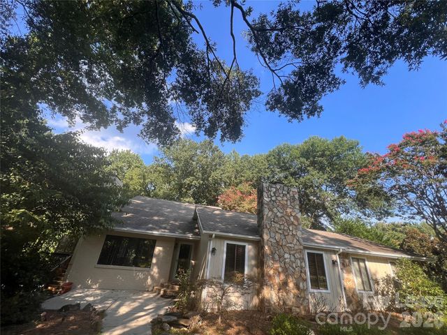 8133 Strawberry Lane, Charlotte, NC 28277