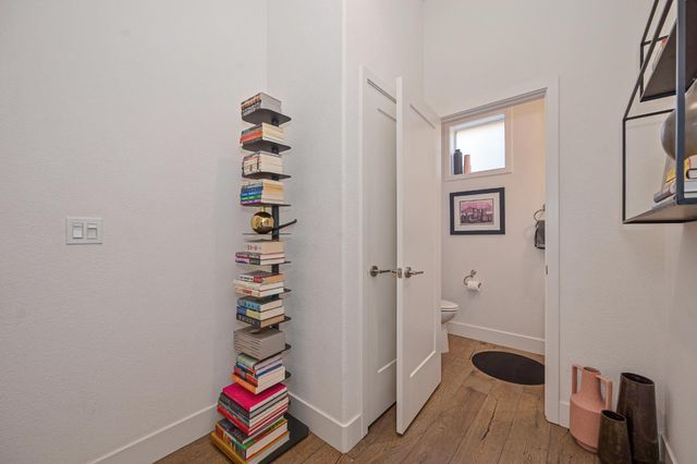 1707 17th St, Sacramento, CA 95811