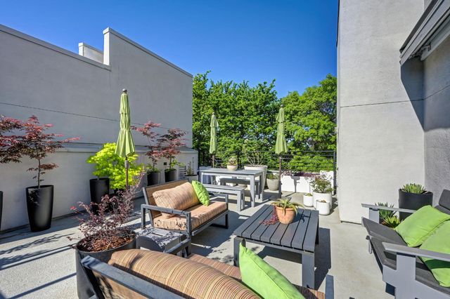 1707 17th St, Sacramento, CA 95811