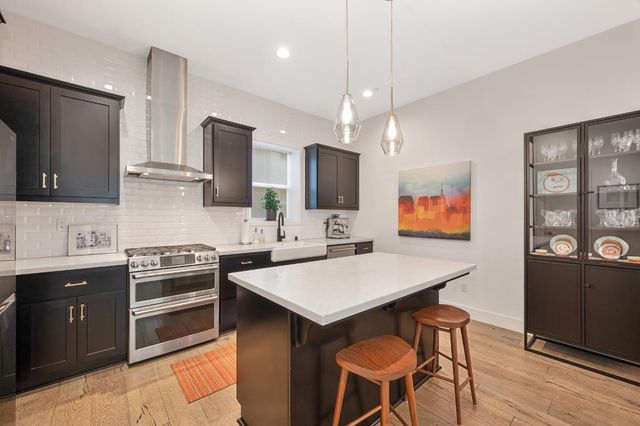 1707 17th St, Sacramento, CA 95811