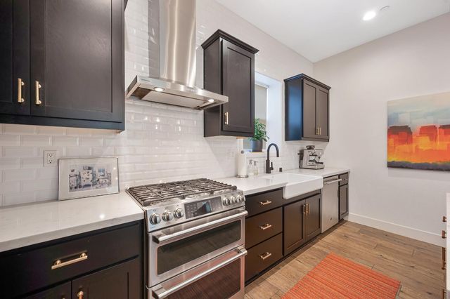 1707 17th St, Sacramento, CA 95811