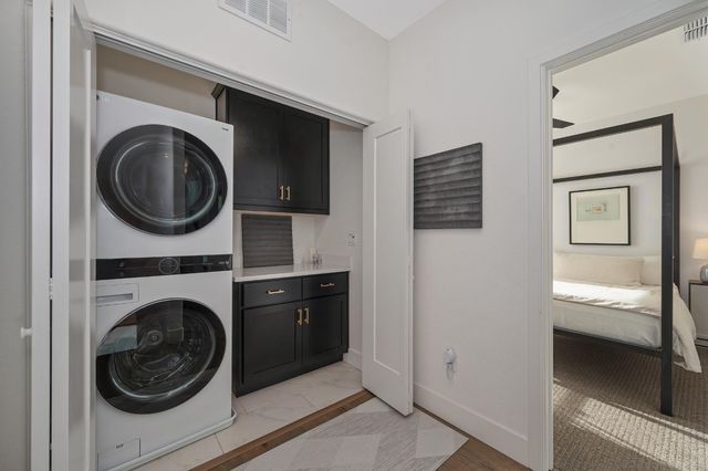 1707 17th St, Sacramento, CA 95811