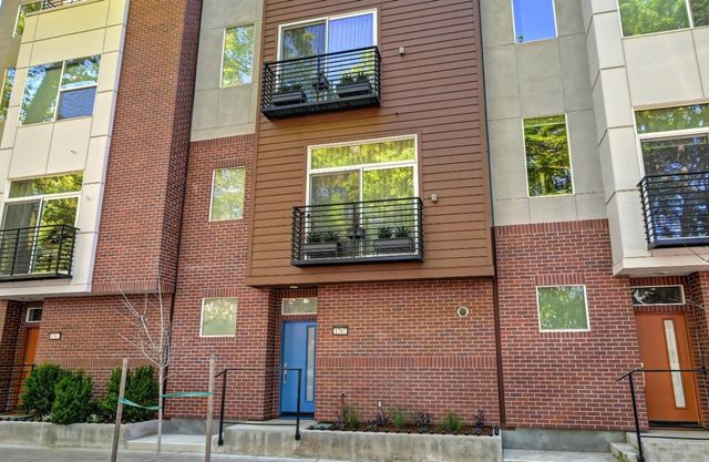 1707 17th St, Sacramento, CA 95811