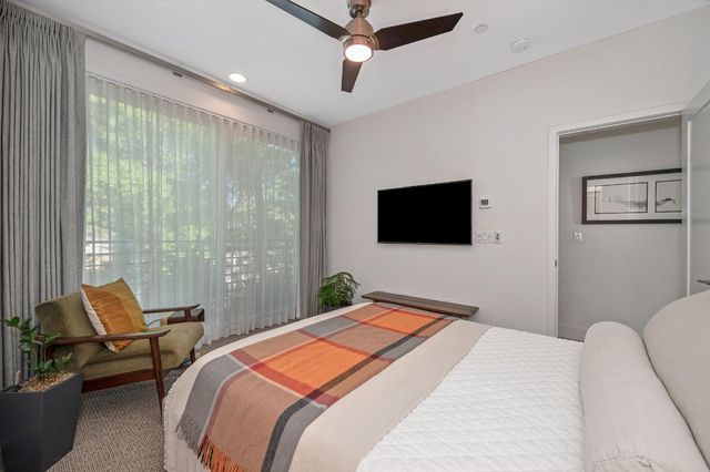 1707 17th St, Sacramento, CA 95811