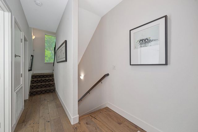 1707 17th St, Sacramento, CA 95811