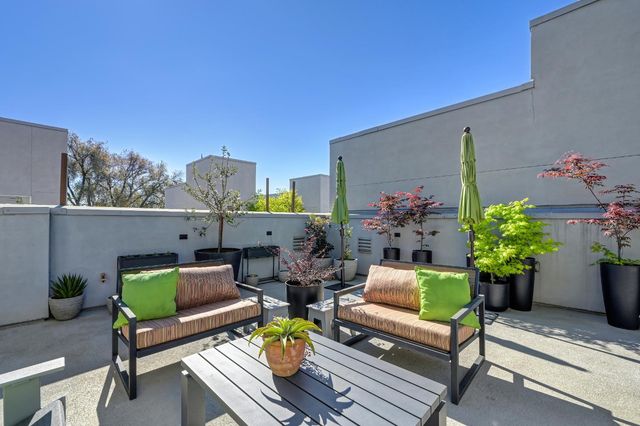 1707 17th St, Sacramento, CA 95811